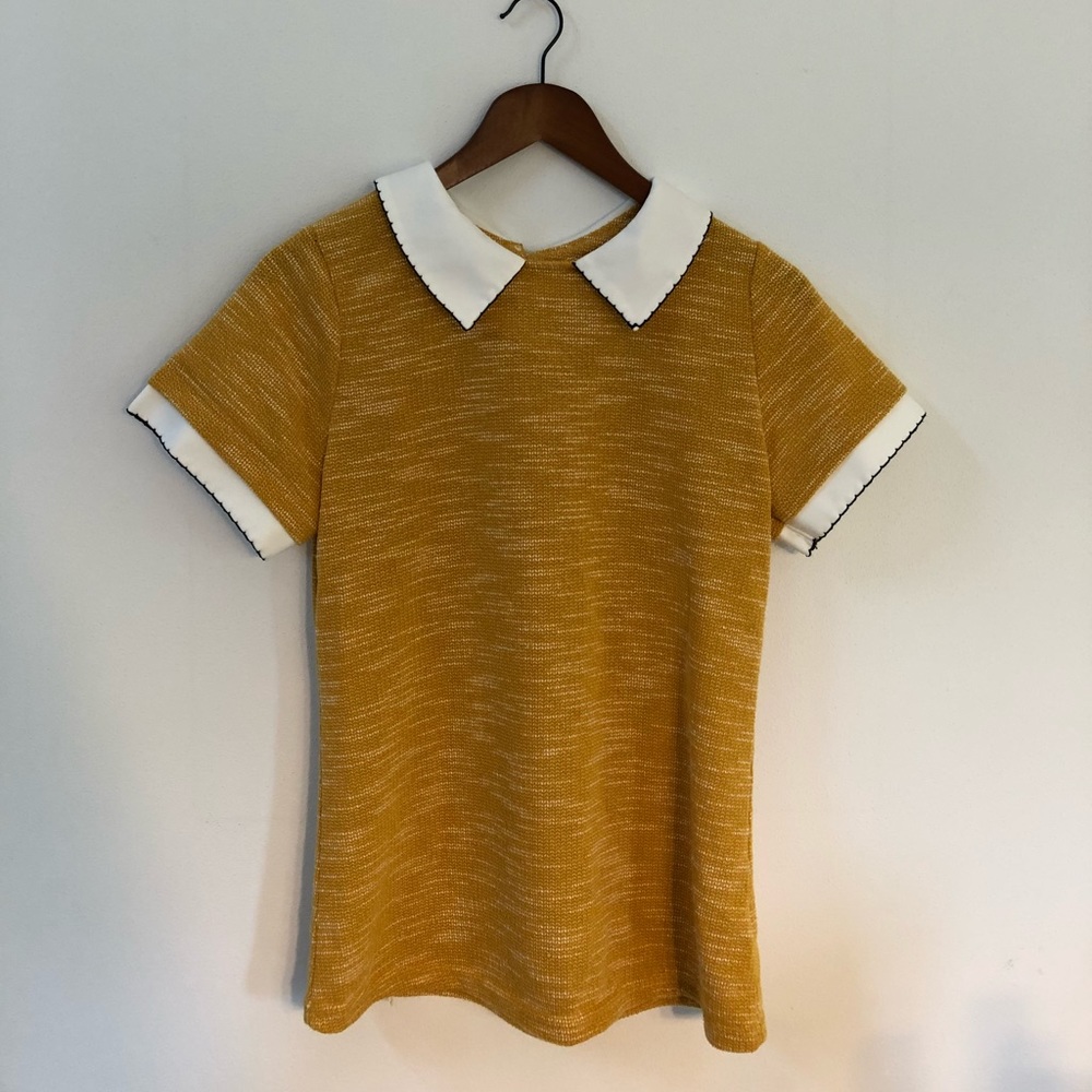 NWT FREEWAY mustard knit top w white collar